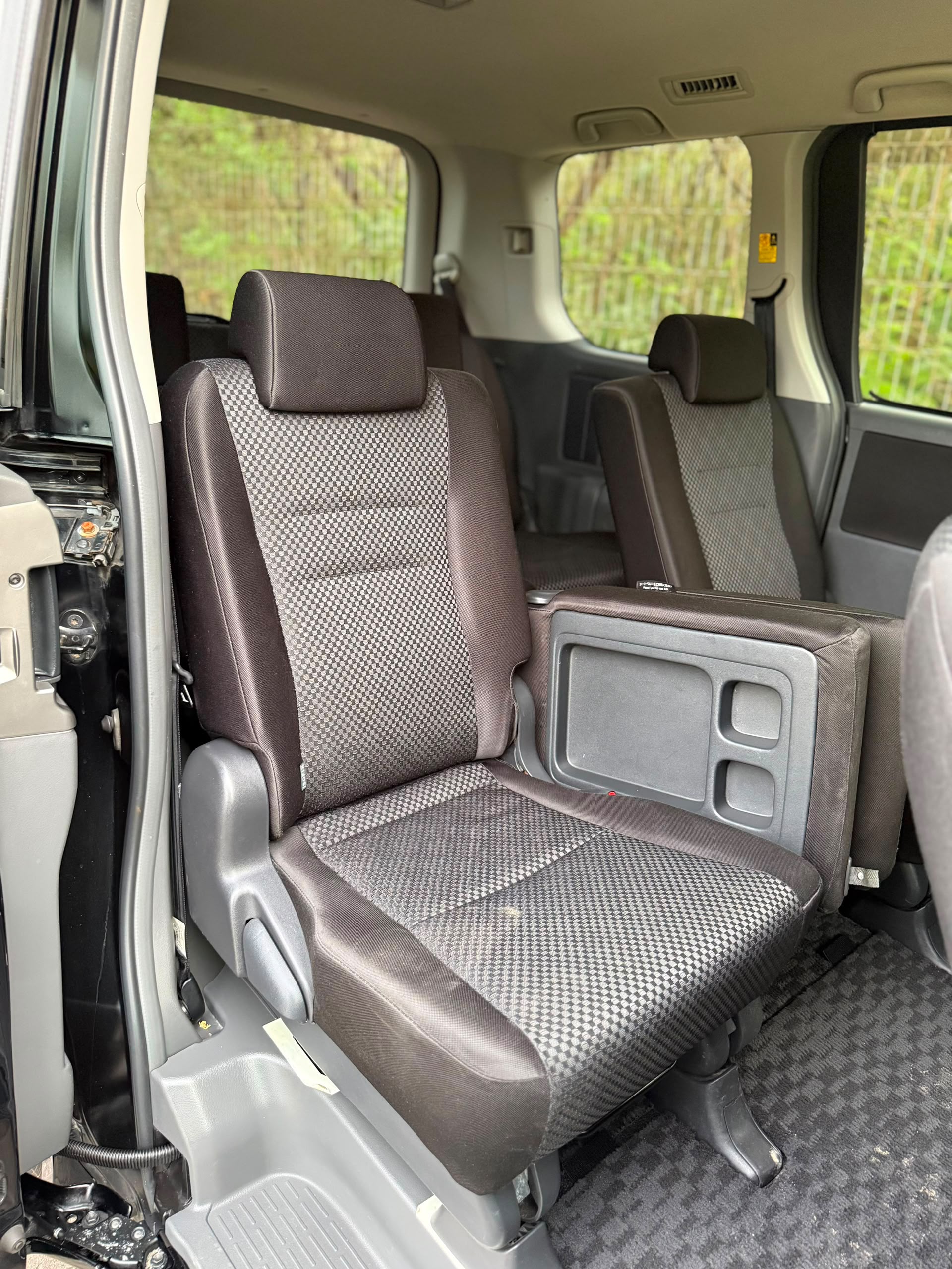 TOYOTA NOAH NEW MODEL thumbnail 4